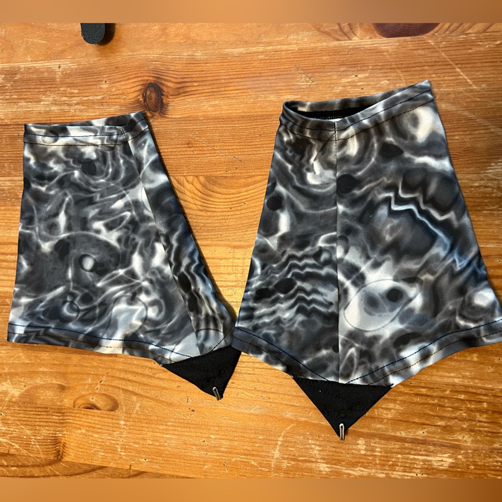 DIRTY GIRL GAITERS - Large - Gaiters for hiking and trail running.